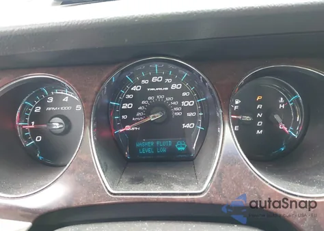 2010 Ford Taurus Limited z USA, uszkodzony, nr VIN 1FAHP2FW7AG155312